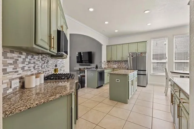 $629,000 | 417 Burberry Drive, Grand Prairie, TX 75052