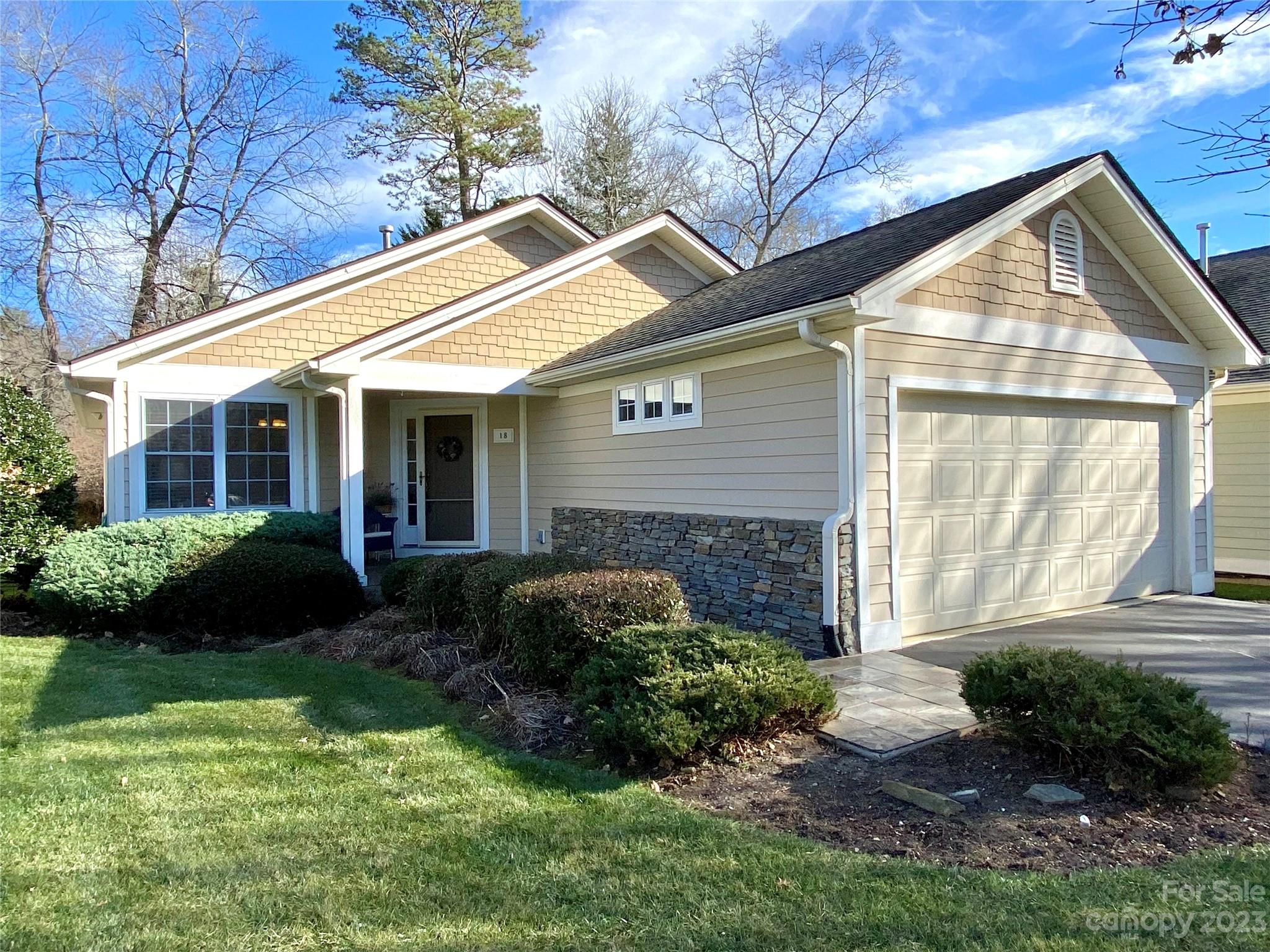 18 East Fairway Vw Ct