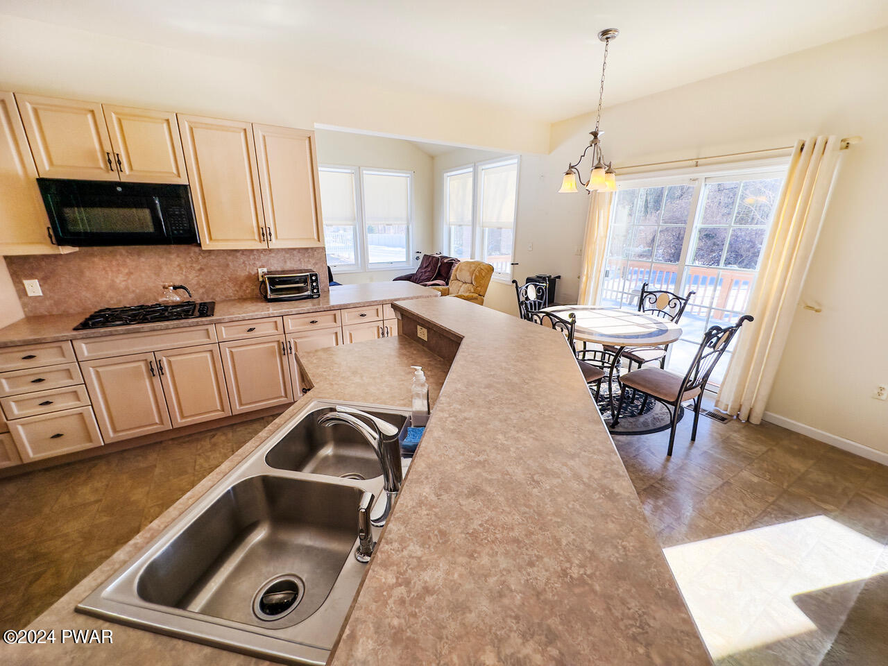 239 Dryden Road Stroudsburg, PA 18360 - Photo 35 of 48 14 (14)