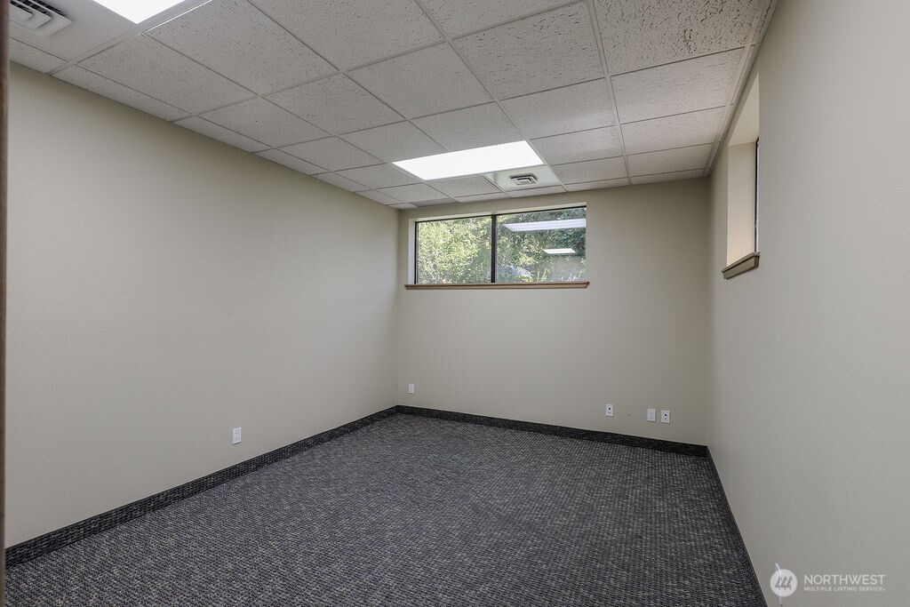 151 South Worthen Street, Unit 1 Wenatchee, WA 98801 - Photo 19 of 27 a view of room and window