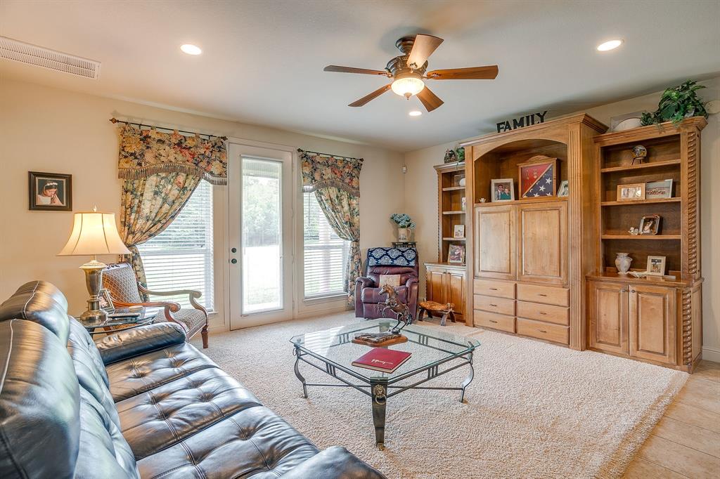 1144 Boling Ranch North Road Azle, TX 76020 - Photo 30 of 40 Guest house living room