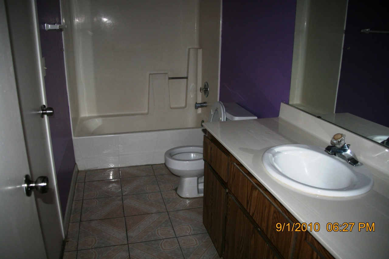 7101 West Osborn Road Phoenix, AZ 85033 - Photo 4 of 8 Bath 1