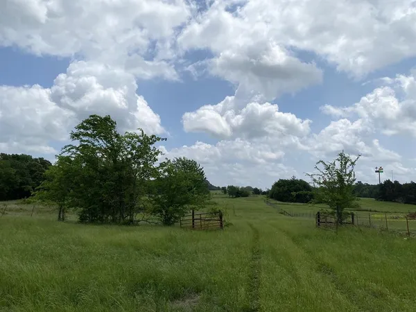 $995,000 | 3402 I-20 Street North, Van, TX 75790