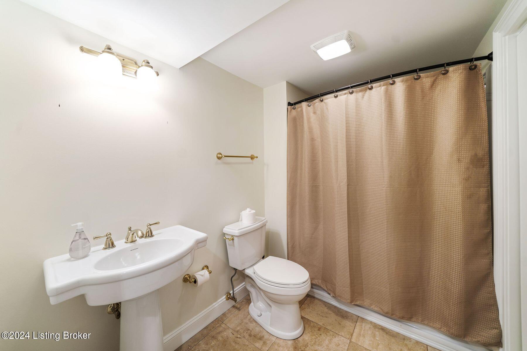 4206 Rivers Edge Court Louisville, KY 40222 - Photo 59 of 101 photo_online_057