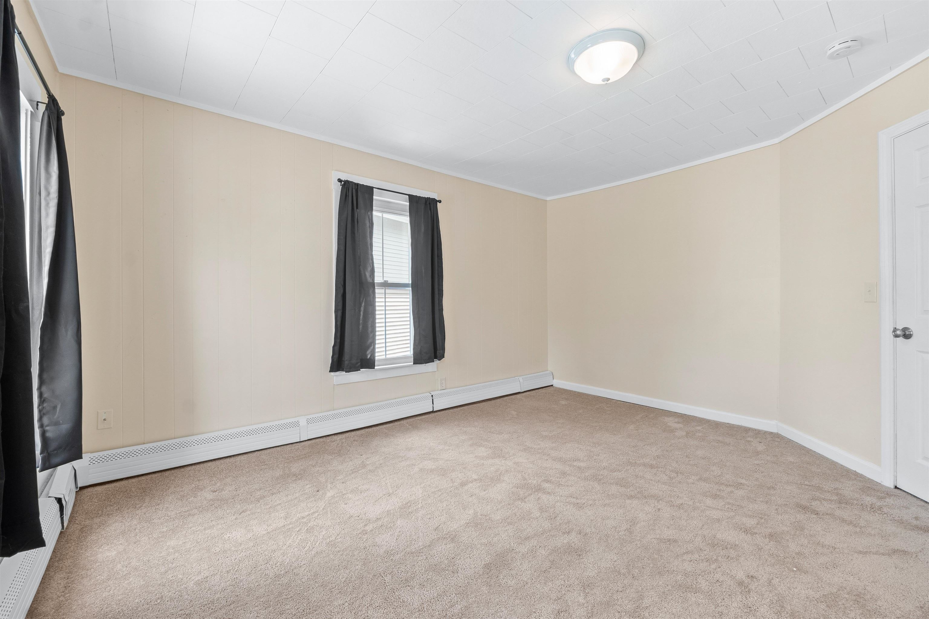 56 Harvard Street Laconia, NH 03246 - Photo 9 of 28