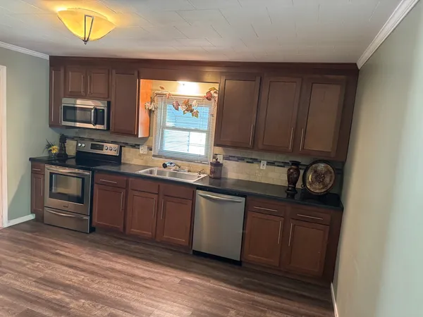 $89,900 | 818 East Belleville Avenue, Christopher, IL 62822