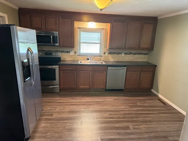 $89,900 | 818 East Belleville Avenue, Christopher, IL 62822