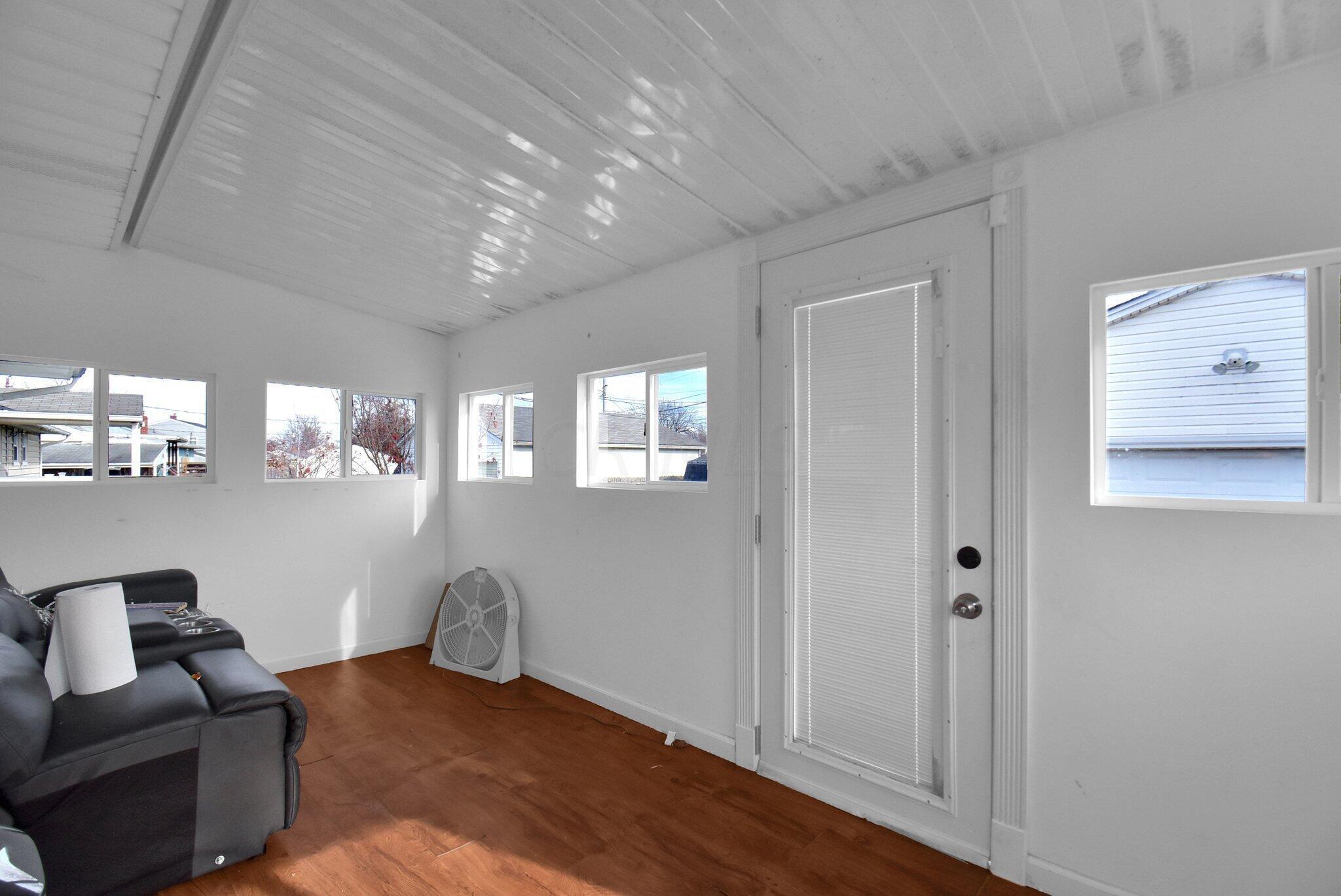 5178 Fairlane Road Columbus, OH 43207 - Photo 22 of 29 3 Season Room