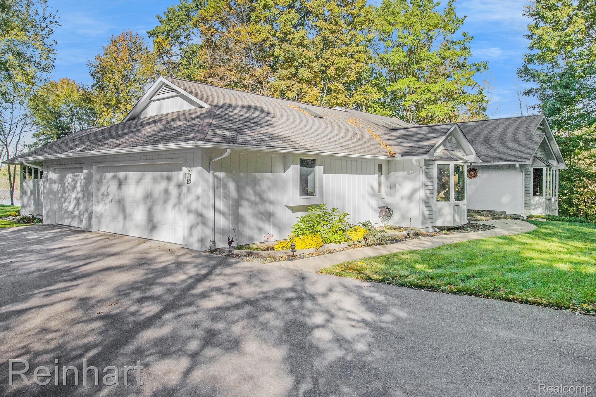 633 North Maxfield Road Brighton, MI 48114 - Photo 40 of 47 IMG_0803.jpg