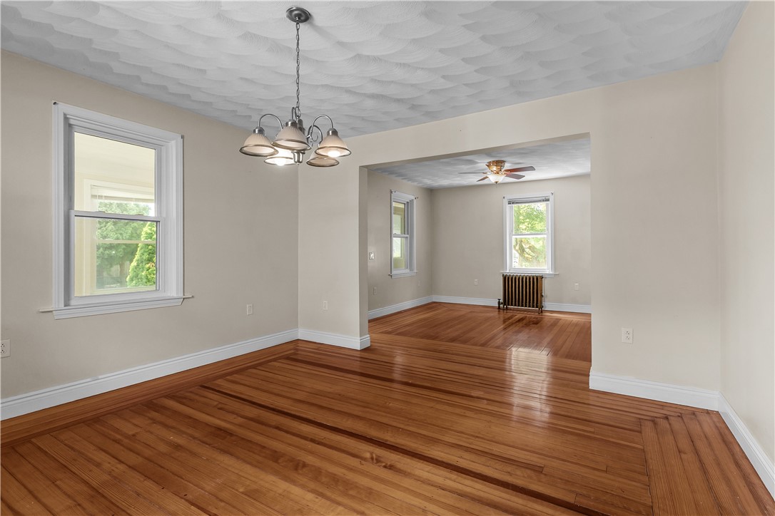 35 Inman Avenue Warwick, RI 02886 - Photo 11 of 44