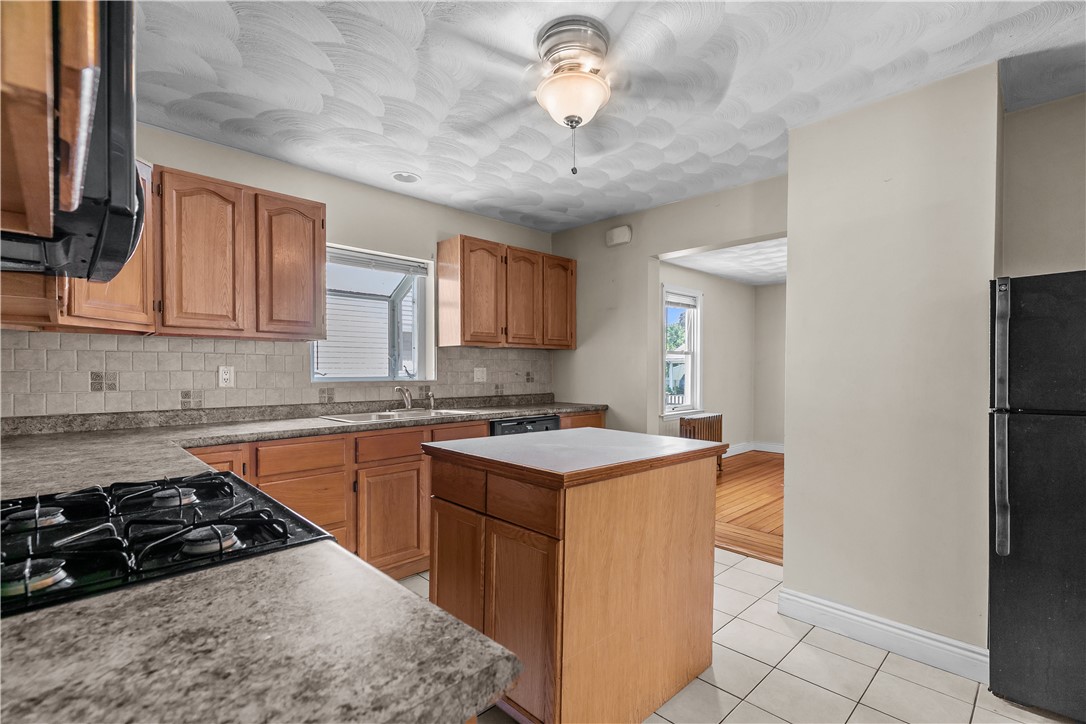 35 Inman Avenue Warwick, RI 02886 - Photo 16 of 44