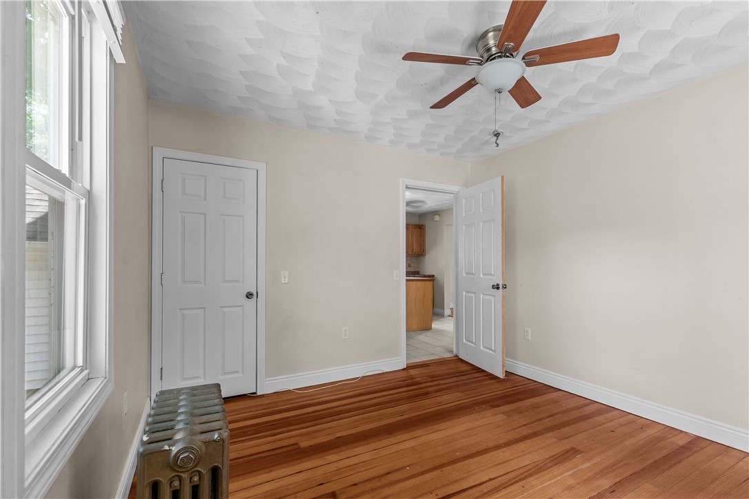 35 Inman Avenue Warwick, RI 02886 - Photo 20 of 44