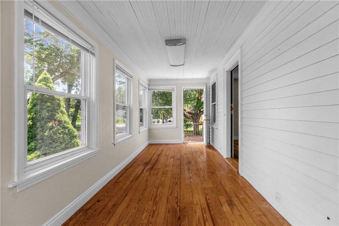 35 Inman Avenue Warwick, RI 02886 - Photo 5 of 44