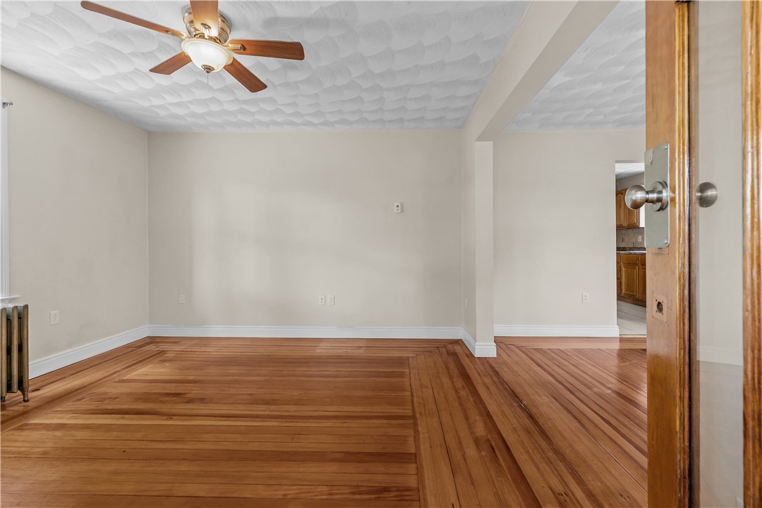 35 Inman Avenue Warwick, RI 02886 - Photo 6 of 44