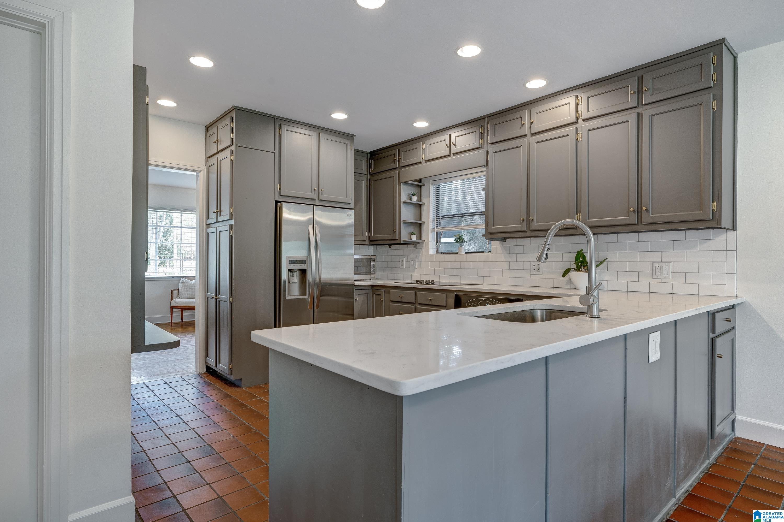 1503 Oxmoor Road Birmingham, AL 35209 - Photo 10 of 39