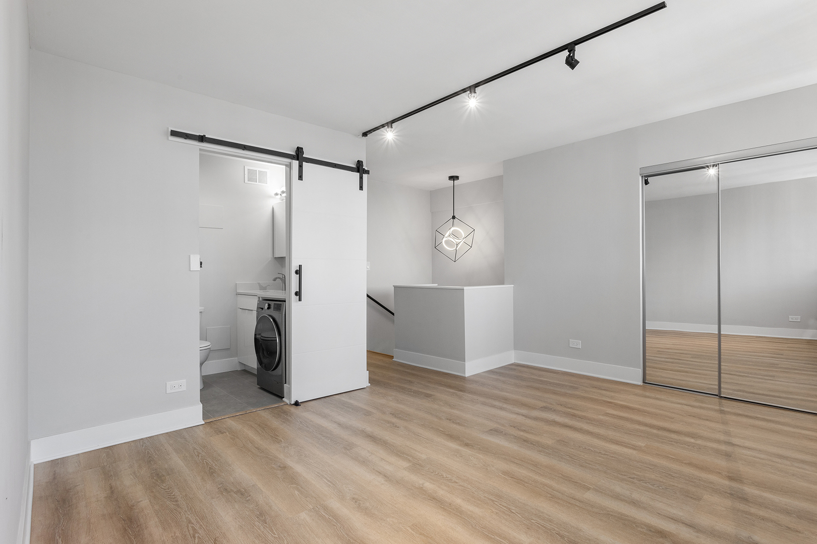 6166 North Sheridan Road, Unit 22J Chicago, IL 60660 - Photo 6 of 21 a view of a storage & utility room with a sink