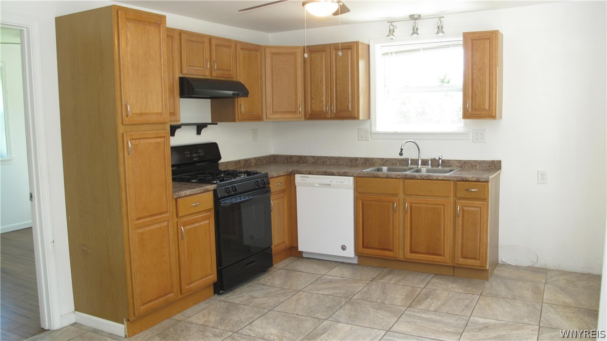 4675 Gasport Road Gasport, NY 14067 - Photo 10 of 45