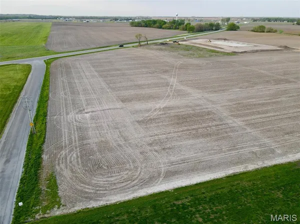 $210,000 | 0 Us Highway, Highland, IL 62249