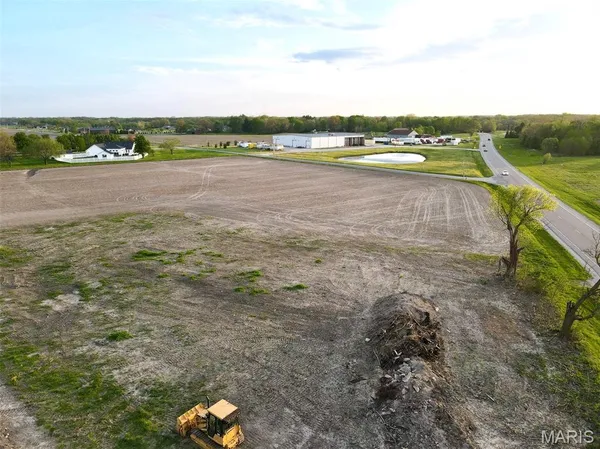 $210,000 | 0 Us Highway, Highland, IL 62249