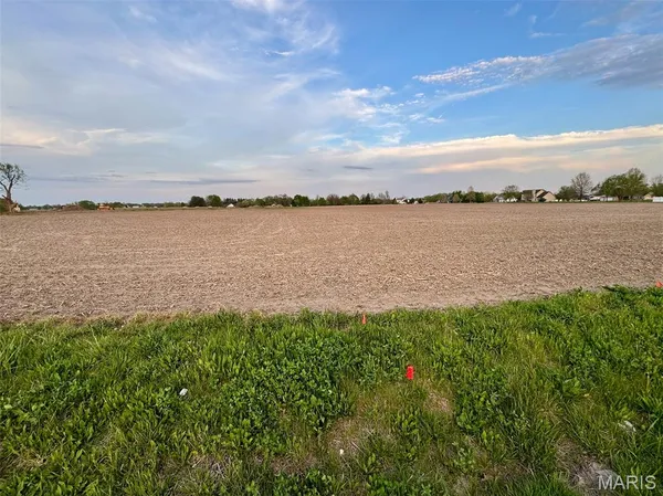 $210,000 | 0 Us Highway, Highland, IL 62249