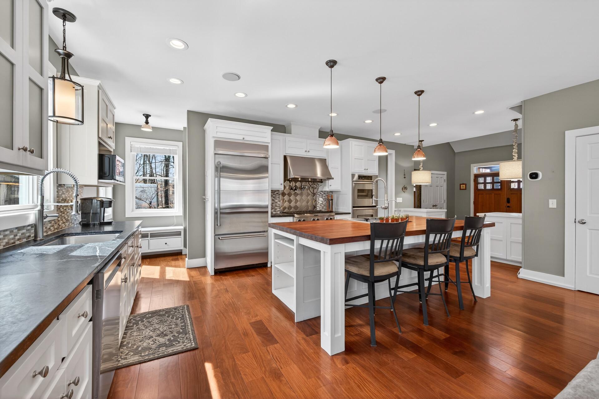 19055 Ridgewood Road Deephaven, MN 55391 - Photo 11 of 101