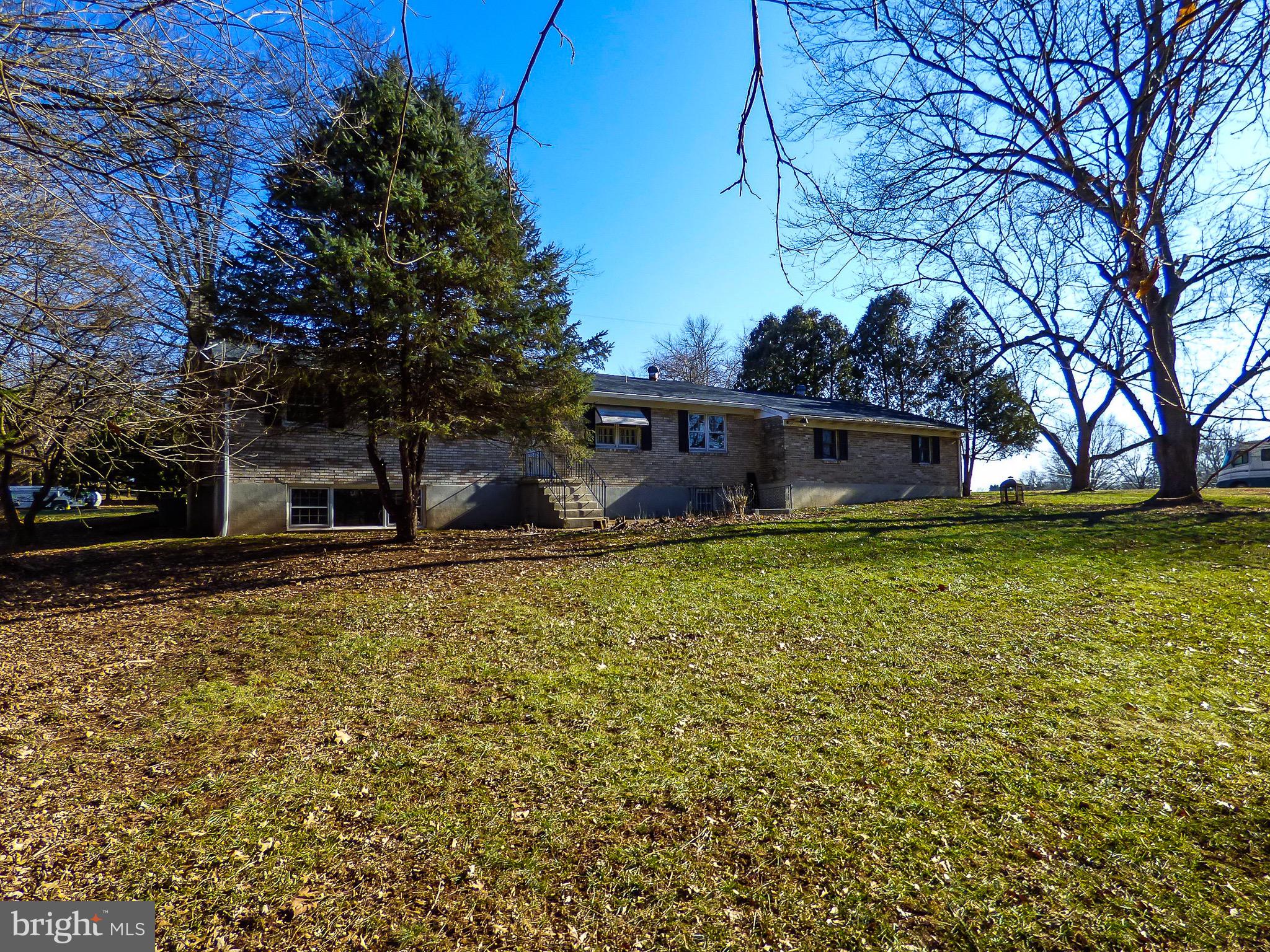2407 Amethyst Road York, PA 17408 - Photo 4 of 46 Gallery Image 4