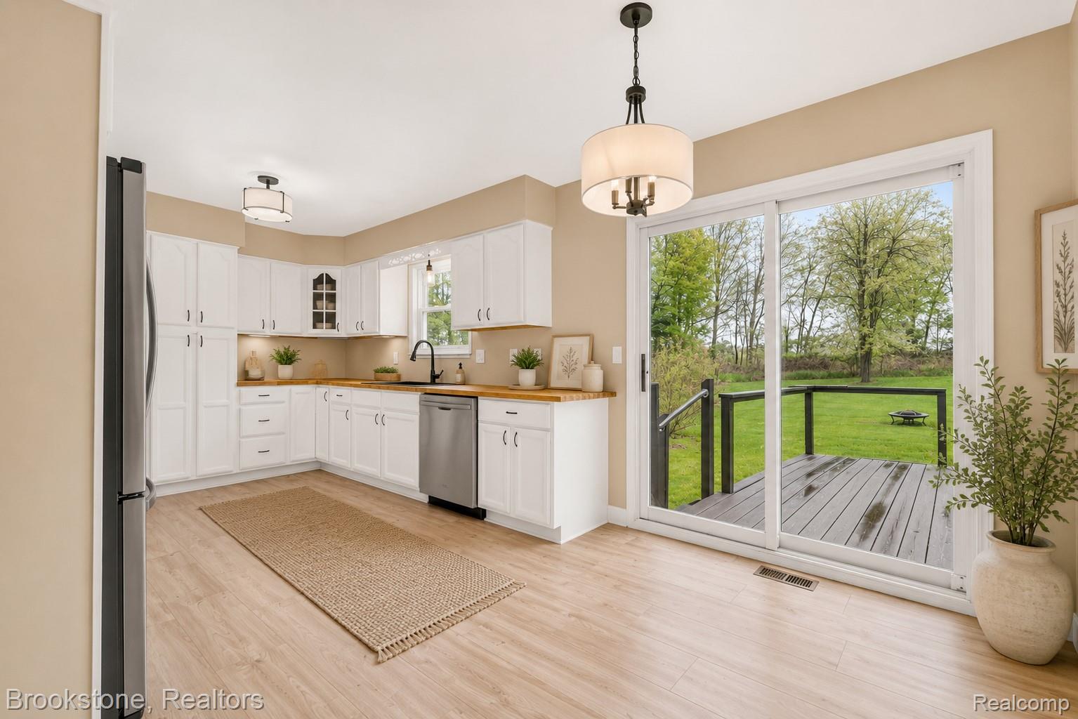 7224 East Frances Road Mount Morris, MI 48458 - Photo 9 of 25 kitchen 3.jpeg