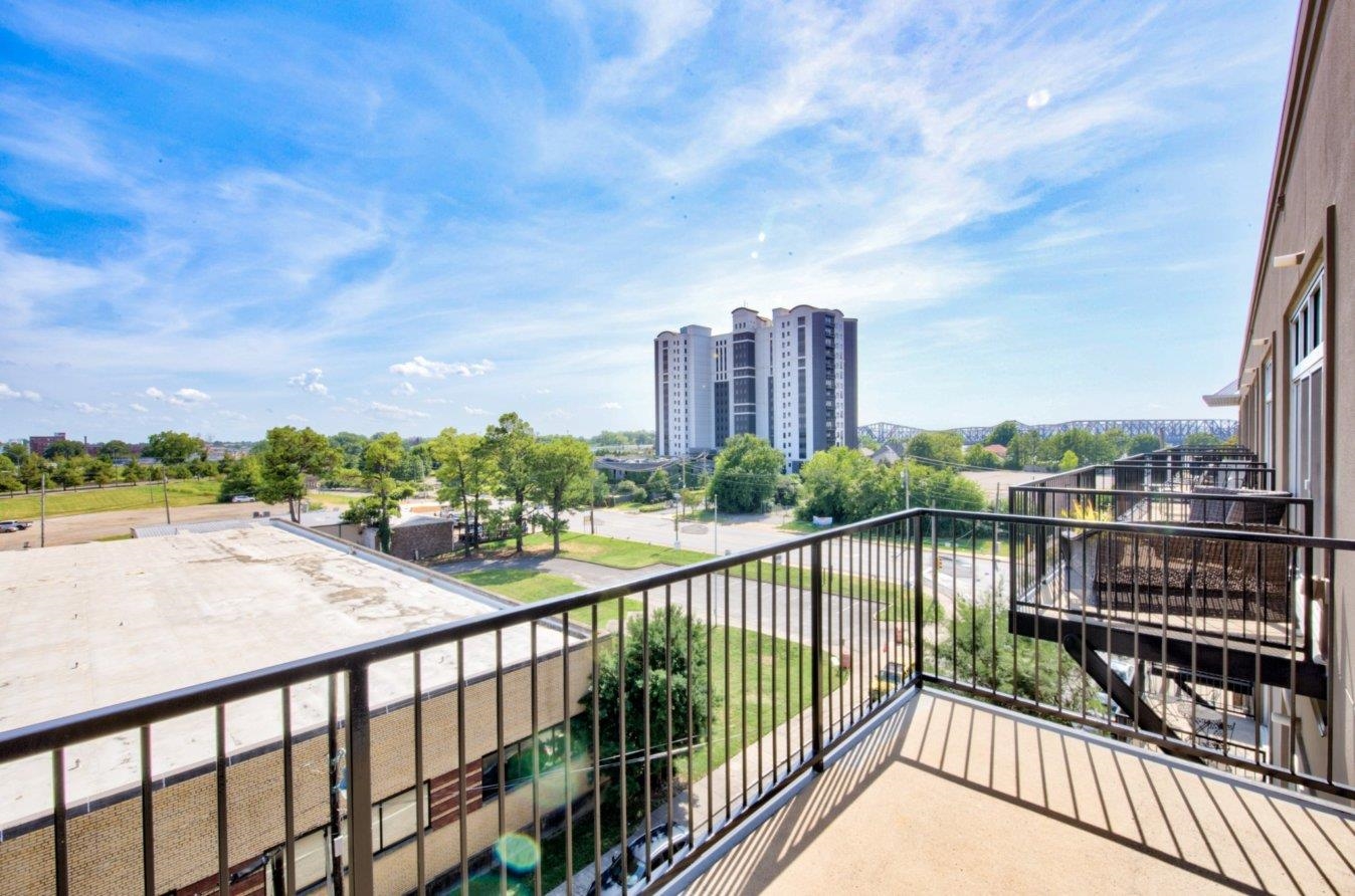 648 Riverside Drive, Unit 415 Memphis, TN 38103 - Photo 16 of 22 Gallery Image 16
