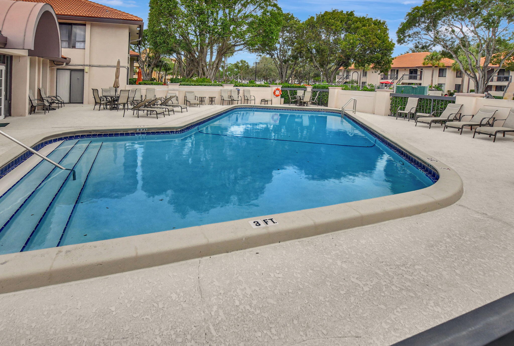 301 Club Circle, Unit 208 Boca Raton, FL 33487 - Photo 35 of 37 35-web-or-mls-31-print-31-print-DSC_0336