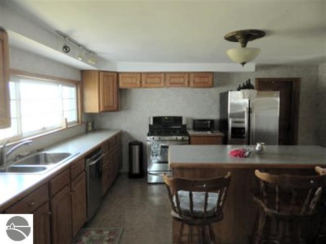 3732 North Ransom Road Breckenridge, MI 48615 - Photo 3 of 15 1744077-2.JPG