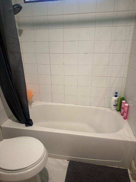 4303 Chestergate Drive Spring, TX 77373 - Photo 24 of 35 a bathroom with a sink a toilet and bathtub