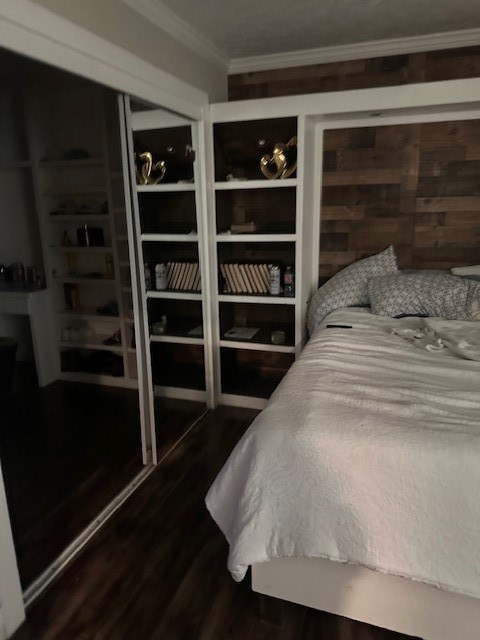 4303 Chestergate Drive Spring, TX 77373 - Photo 34 of 35 a bedroom with a bed and a window