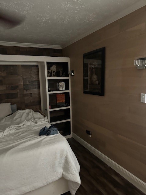 4303 Chestergate Drive Spring, TX 77373 - Photo 35 of 35 a bedroom with a bed and a closet