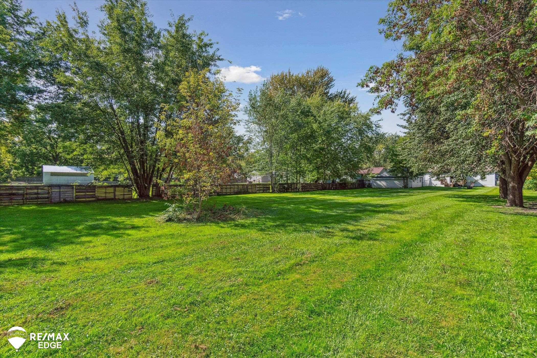 2197 Howe Road Burton, MI 48519 - Photo 36 of 37