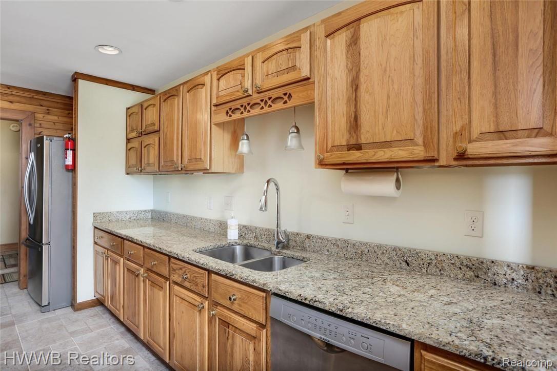 6200 Mack Road Howell, MI 48855 - Photo 17 of 52 Gorgeous cabinetry.