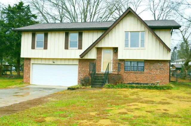 $285,900 | 1005 Camp Tsatanuga Road, Hixson, TN 37343