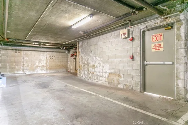 $499,000 | 16940 Chatsworth Street, Unit 208, Granada Hills, CA 91344