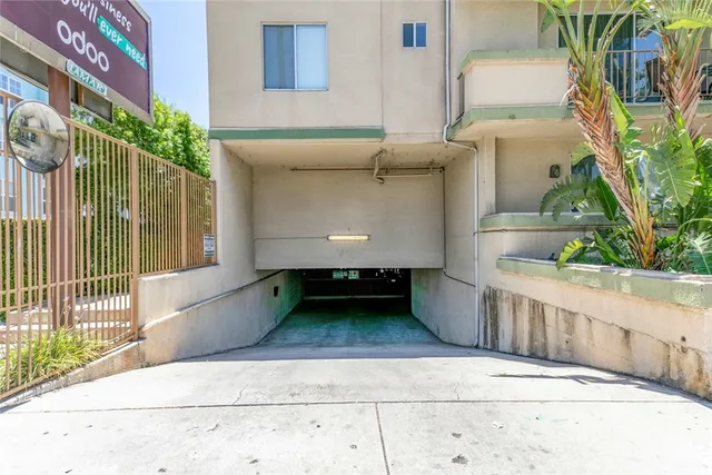 $499,000 | 16940 Chatsworth Street, Unit 208, Granada Hills, CA 91344