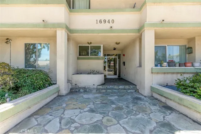 $499,000 | 16940 Chatsworth Street, Unit 208, Granada Hills, CA 91344