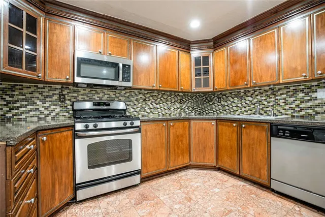 $499,000 | 16940 Chatsworth Street, Unit 208, Granada Hills, CA 91344