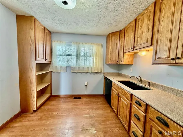 $95,000 | 34241 Bluegill Drive, Brighton, IL 62012