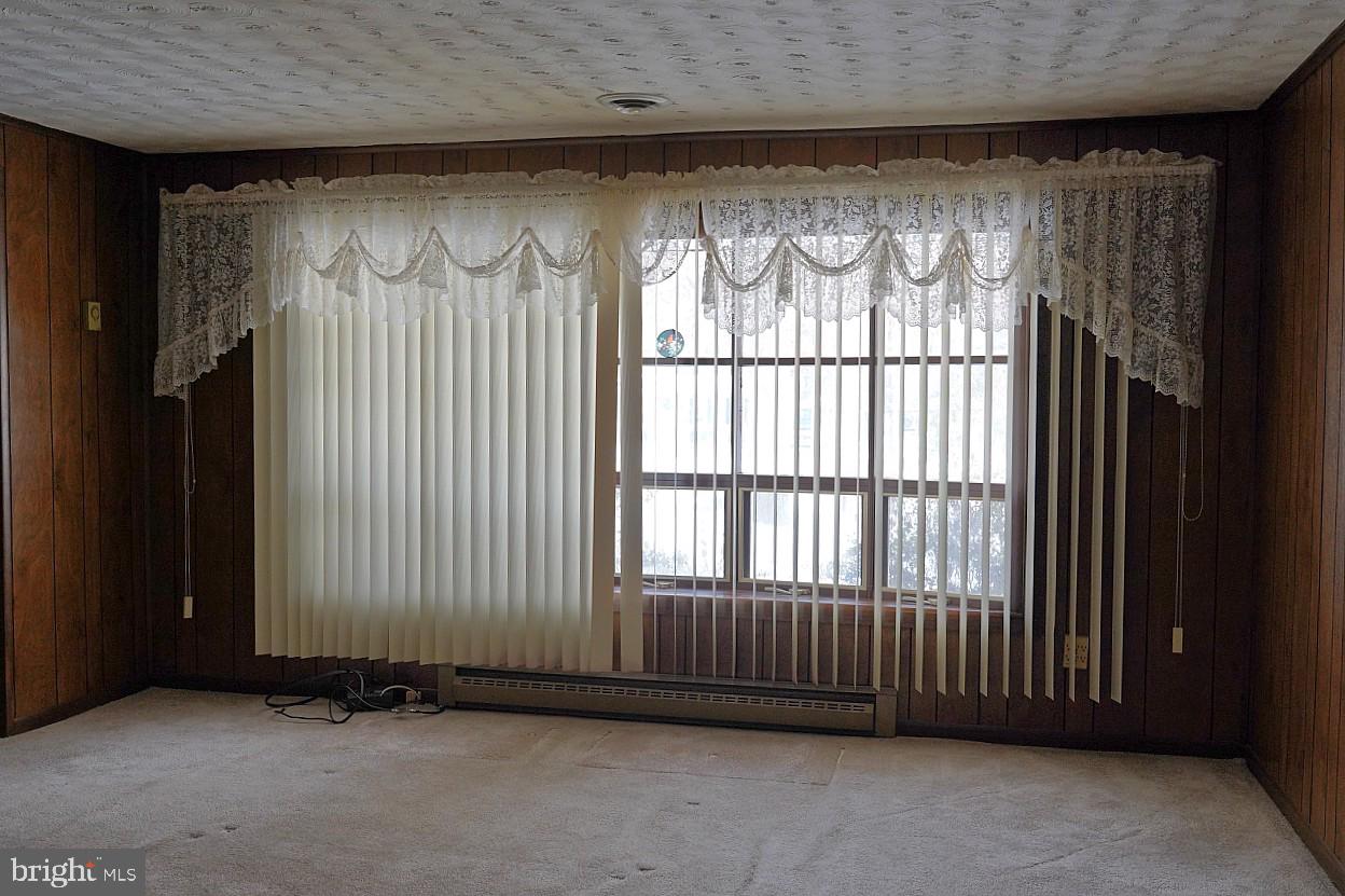 8965 Riverside Road Nanjemoy, MD 20662 - Photo 14 of 25 Living Room