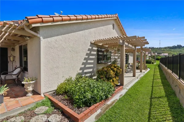 $989,900 | 23902 Villena, Mission Viejo, CA 92692