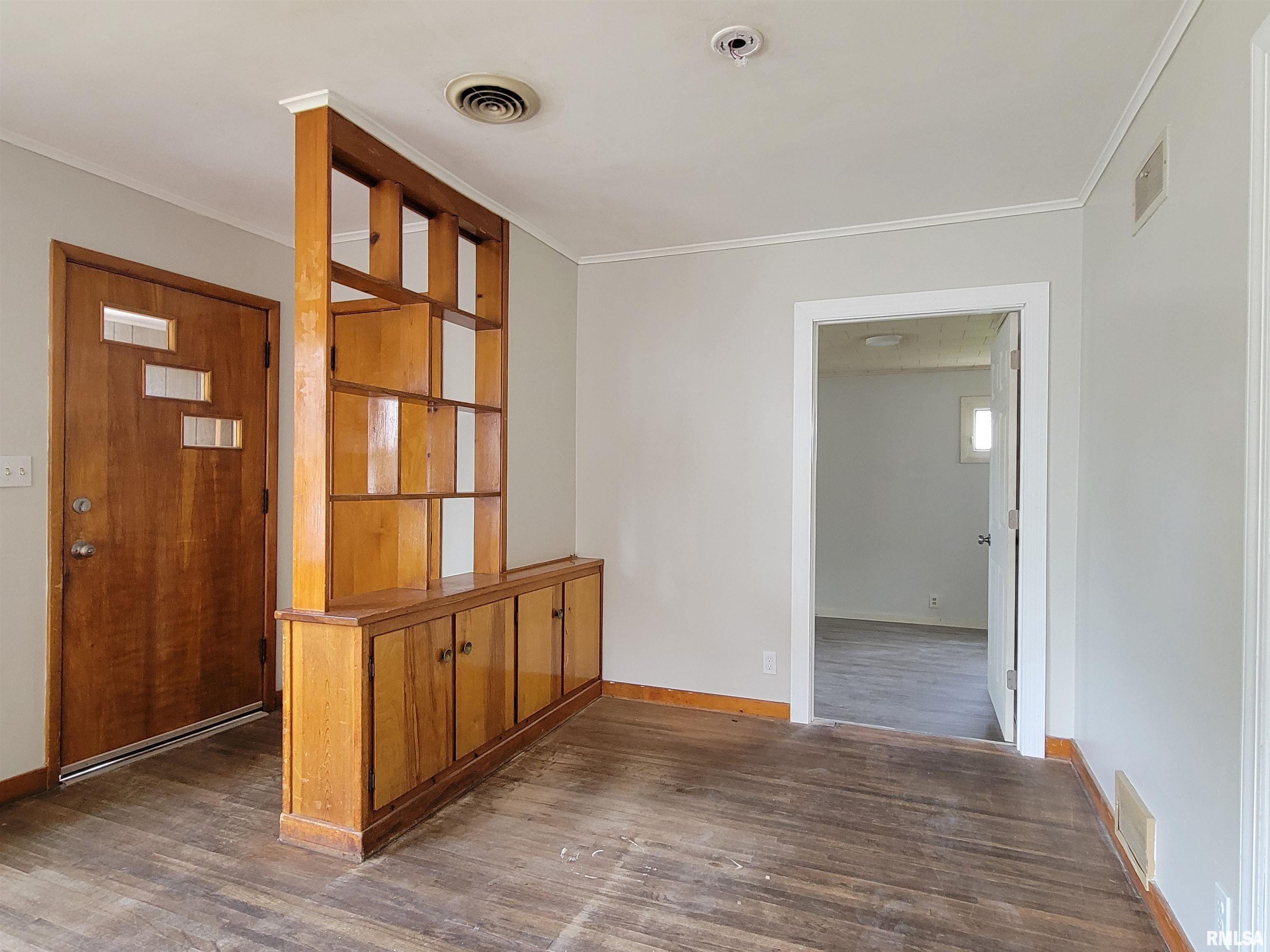 1313 Harrison Drive Clinton, IA 52732 - Photo 5 of 24