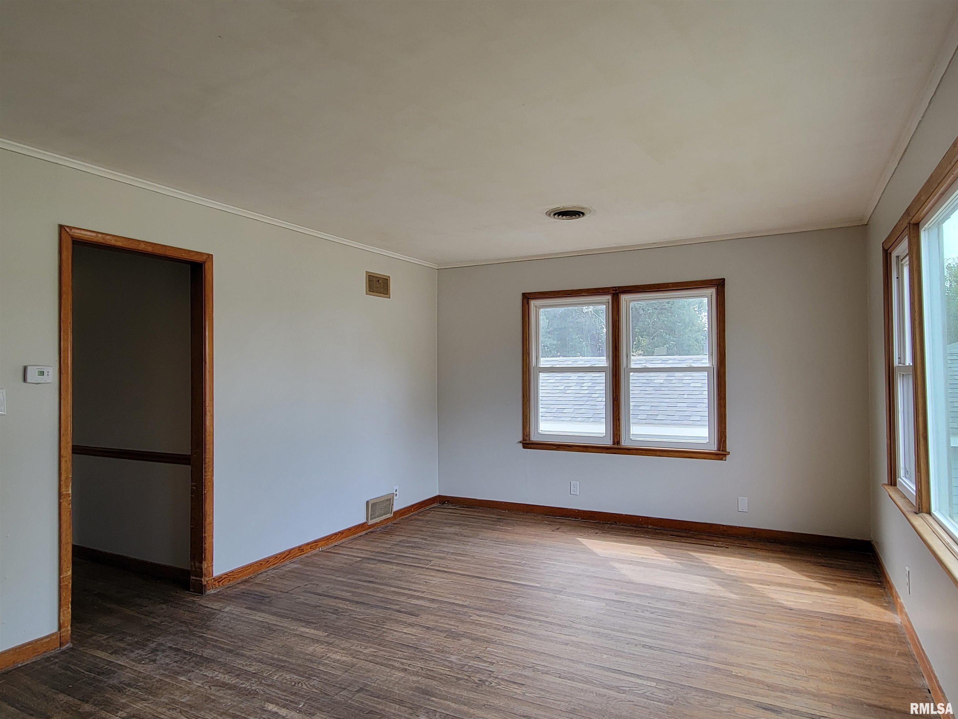 1313 Harrison Drive Clinton, IA 52732 - Photo 6 of 24