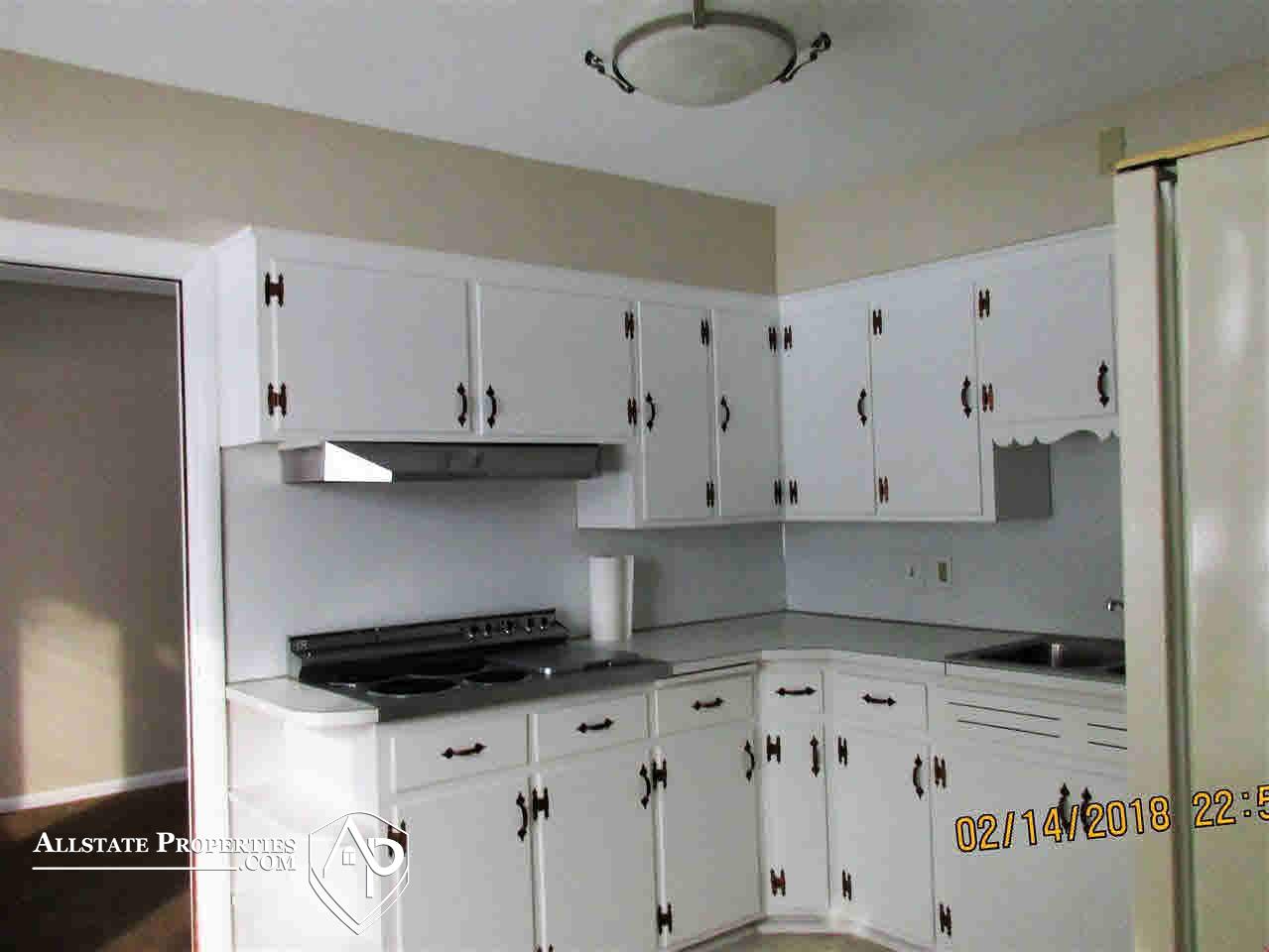 8238 Davison Road Davison, MI 48423 - Photo 3 of 13 21425419-2.JPG