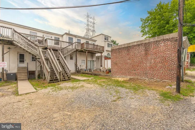 $2,500 | 105 Pensdale Street, Philadelphia, PA 19127