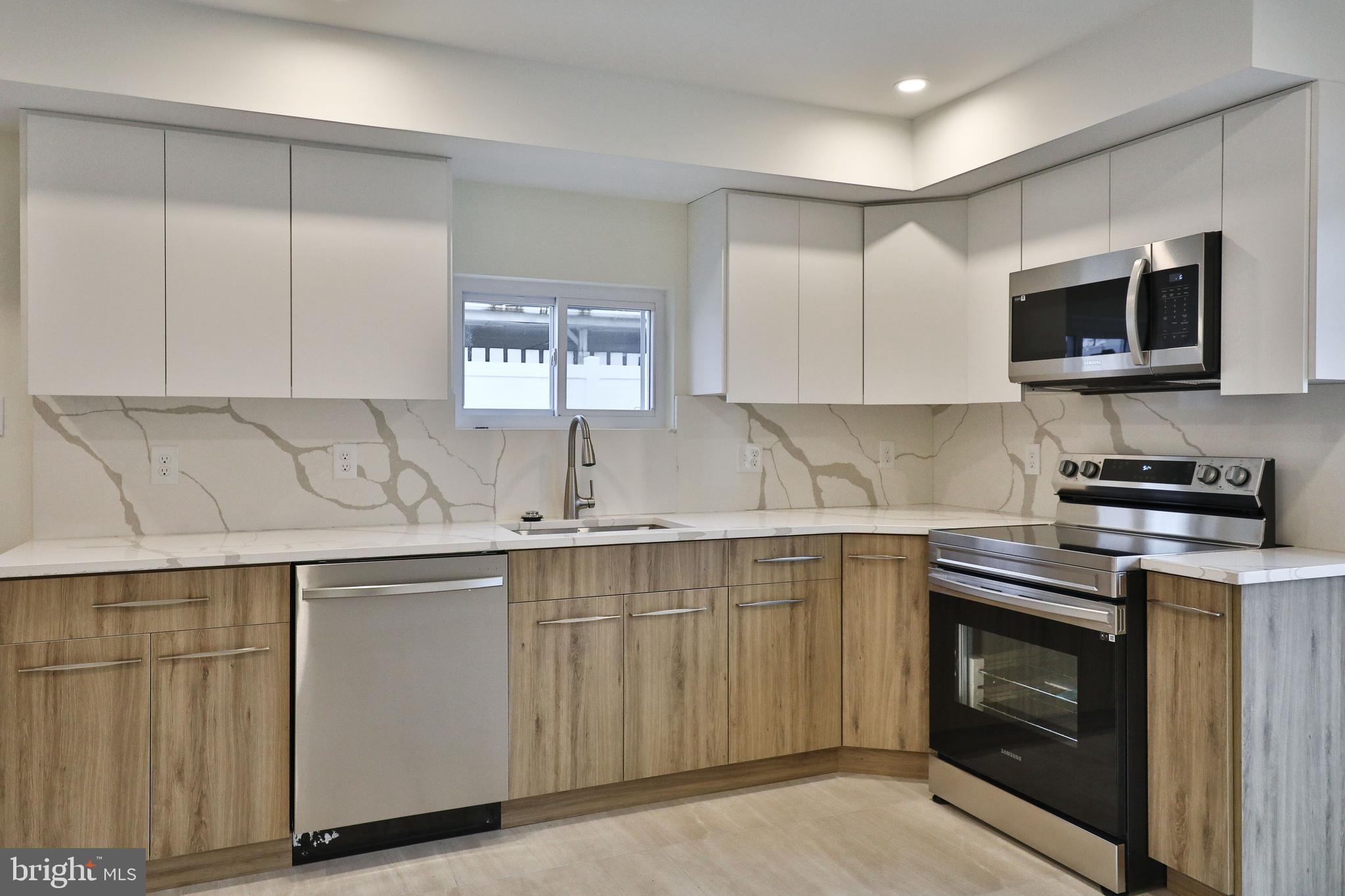 1017 Foster Street Philadelphia, PA 19116 - Photo 3 of 11