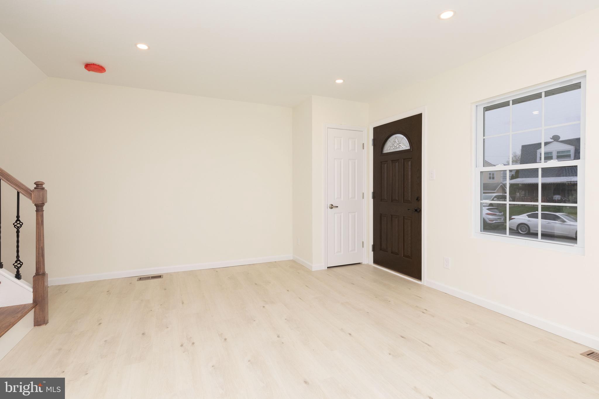 1017 Foster Street Philadelphia, PA 19116 - Photo 5 of 11