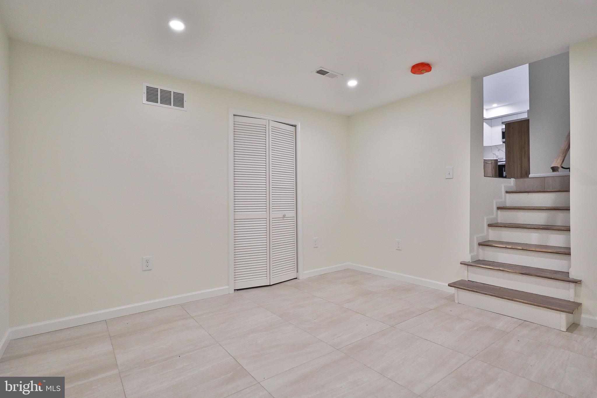 1017 Foster Street Philadelphia, PA 19116 - Photo 6 of 11